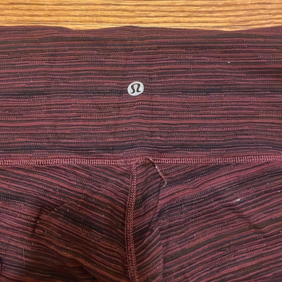 Lululemon size 6 space dye cyber stripe Pink Purple and black leggings - Picture 5 of 6